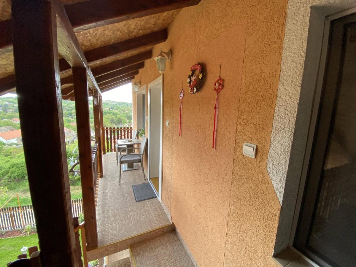 Apartman Simona Vrdnik Dış mekan fotoğraf