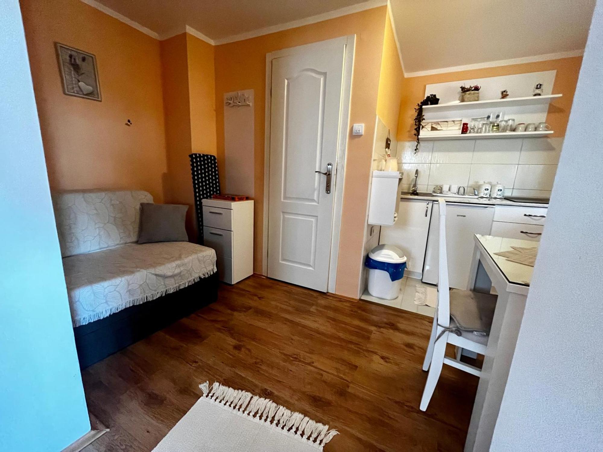 Apartman Simona Vrdnik Dış mekan fotoğraf