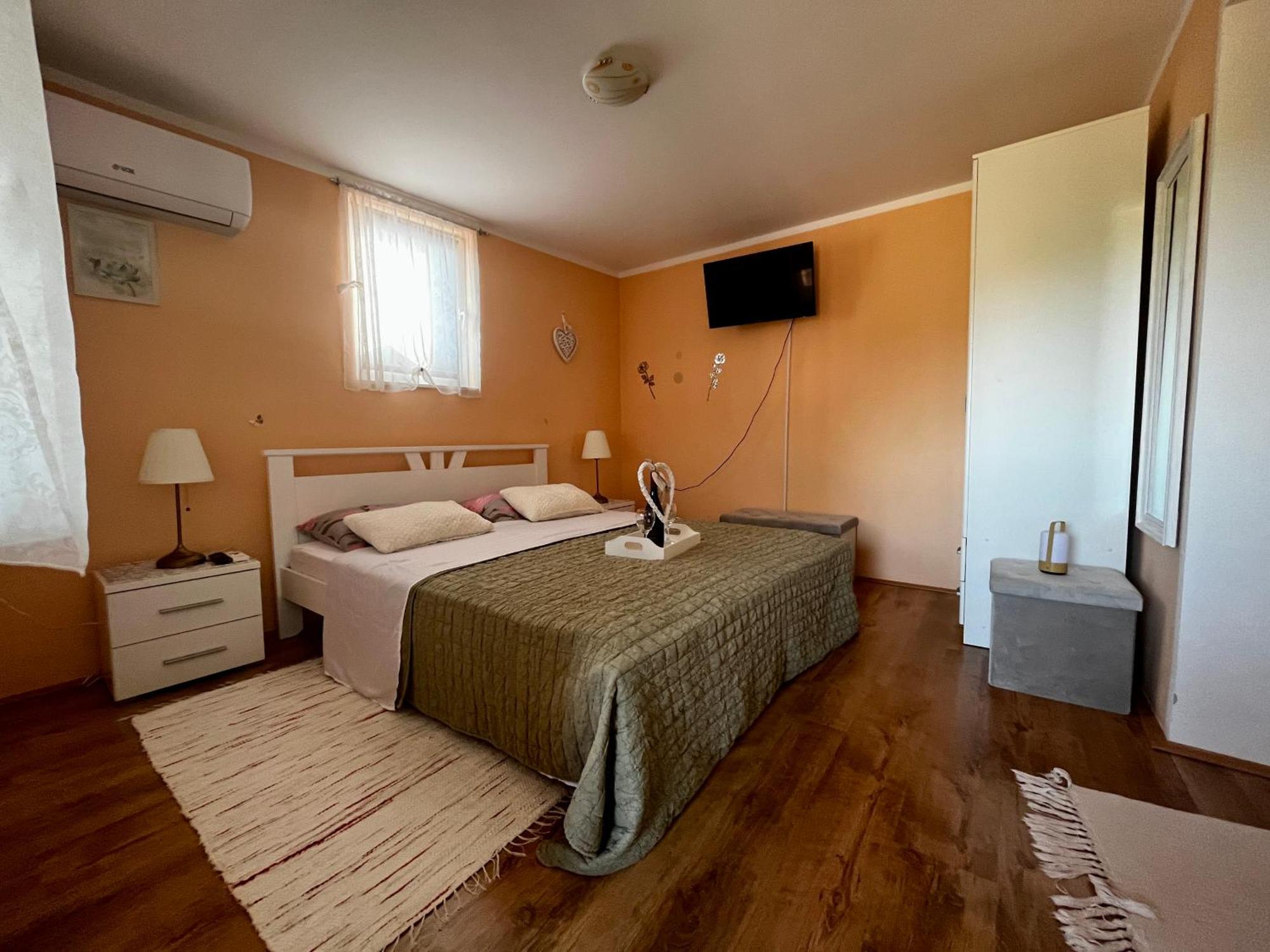 Apartman Simona Vrdnik Dış mekan fotoğraf