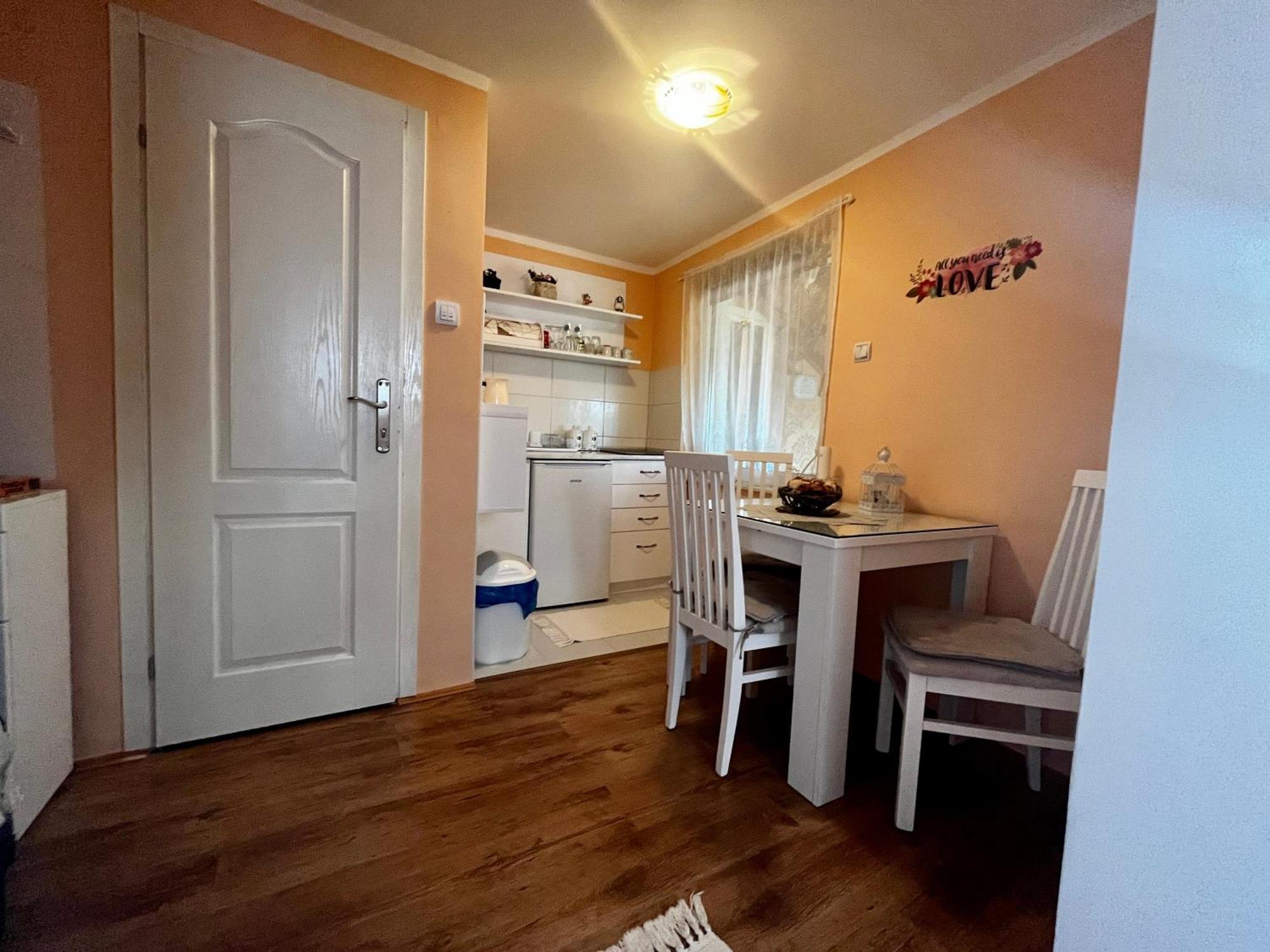 Apartman Simona Vrdnik Dış mekan fotoğraf