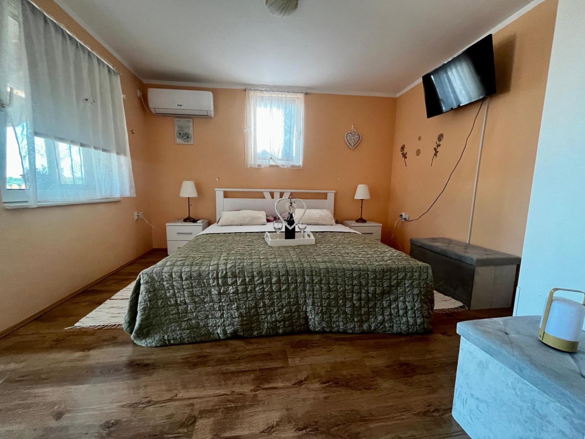 Apartman Simona Vrdnik Dış mekan fotoğraf