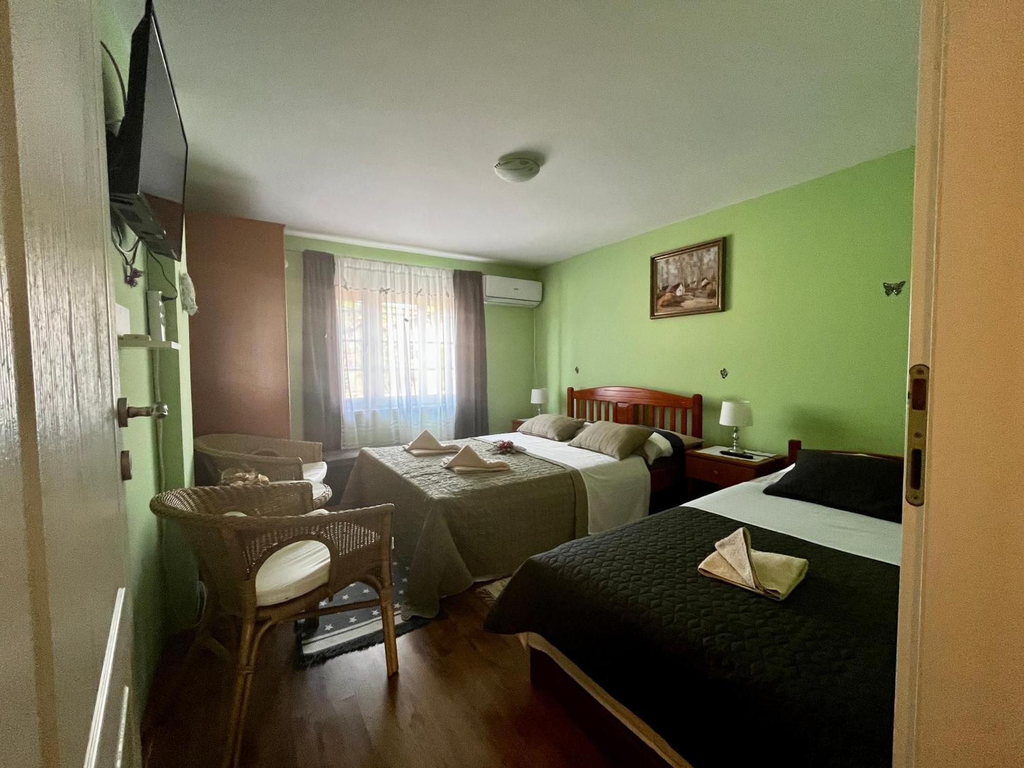 Apartman Simona Vrdnik Dış mekan fotoğraf