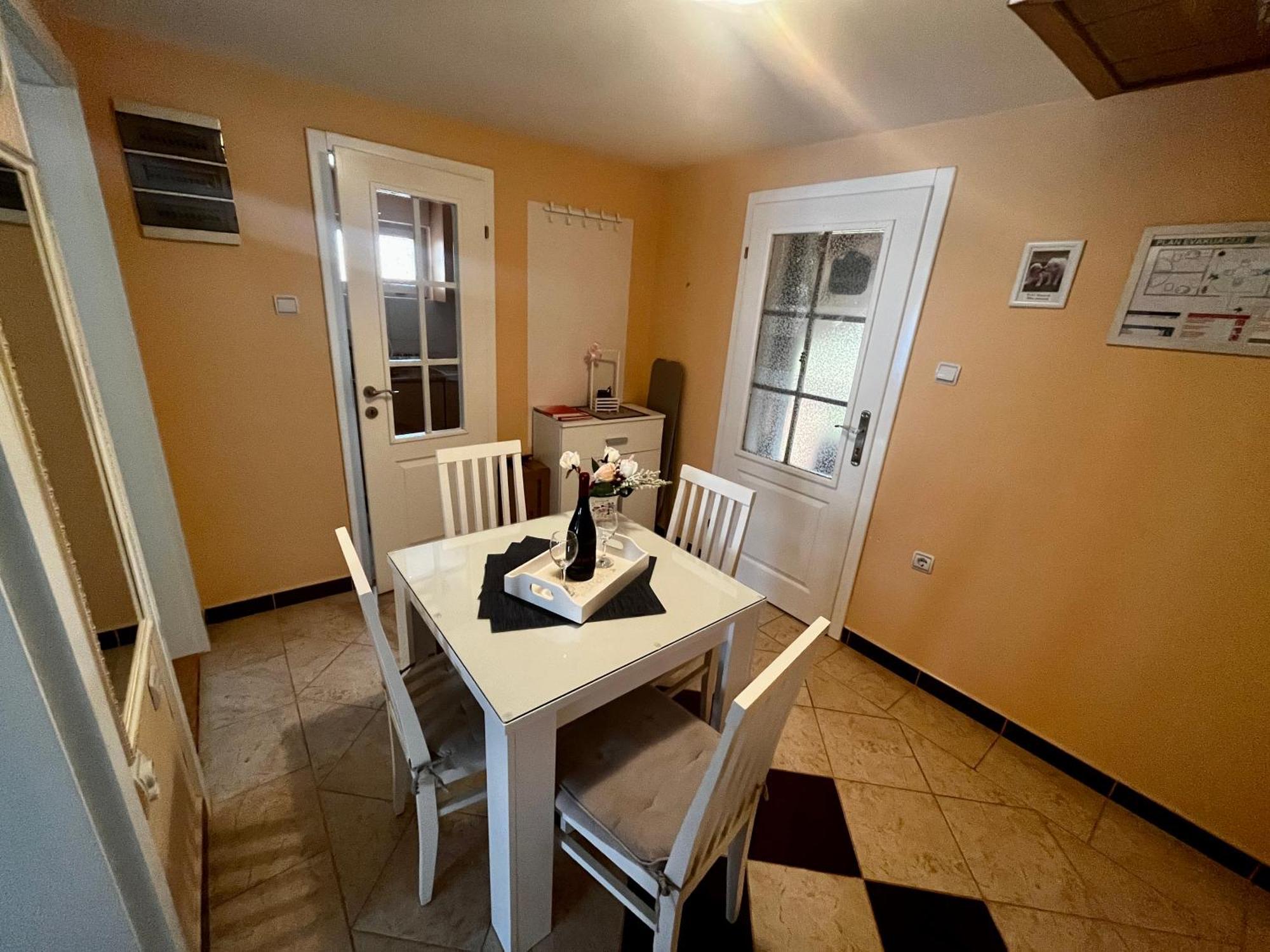 Apartman Simona Vrdnik Dış mekan fotoğraf